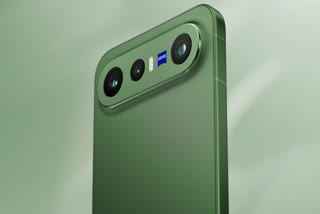 With modular cameras and powerful features, these smartphones can create tough competition in the market and attract users.
