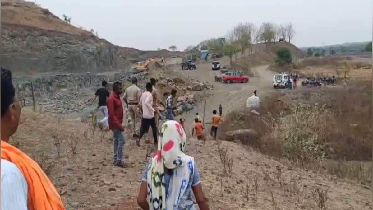 BARWANI VILLAGERS BEATen LEASE HOLDER