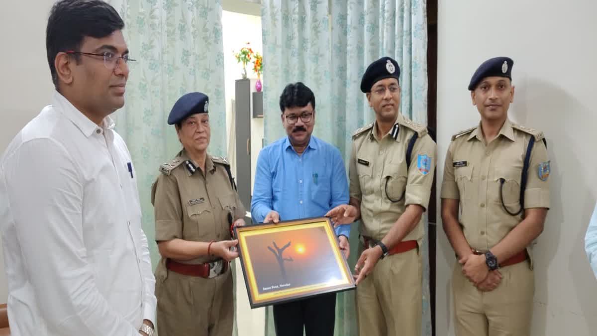 DGP held meeting with police officials