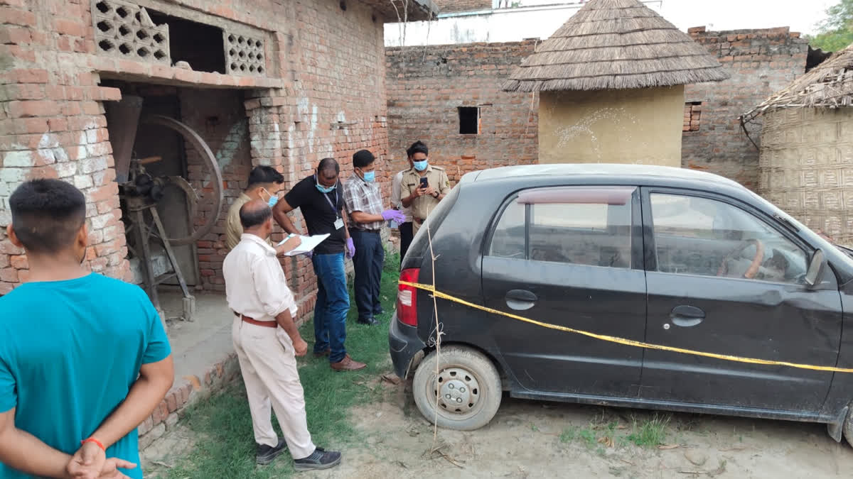 बंद कार में मिला बच्चे का शव