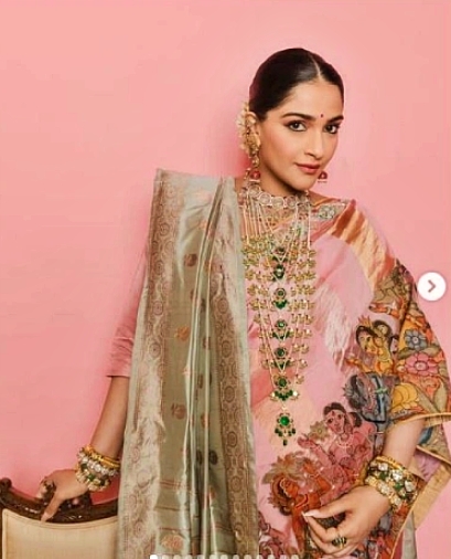 saree_dupatta_style