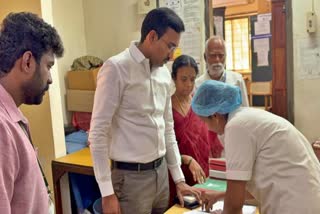 எம்.எல்.ஏ விடுதி வளாகத்தில் செயல்படும் அரசினர் தோட்டம் மருந்தகத்தை ஆய்வு செய்த அமைச்சர் அருண்ராஜ்