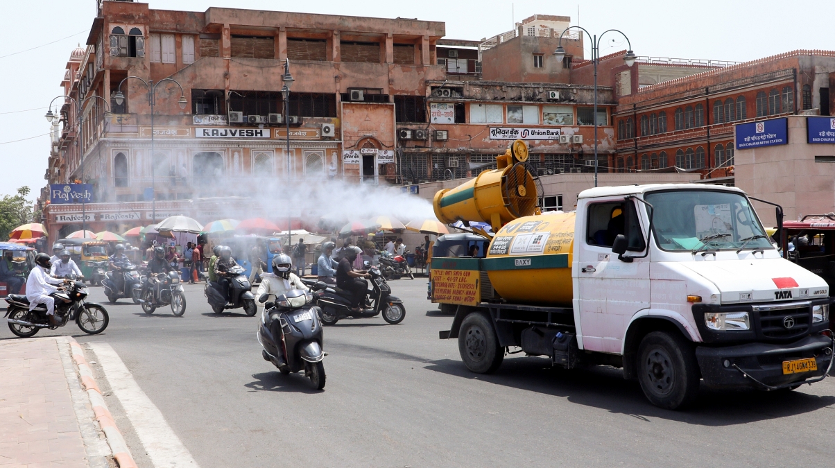 India Faces Dual Weather Crisis: 48°C Heatwave Hits North, Thunderstorm Alerts For 14 States