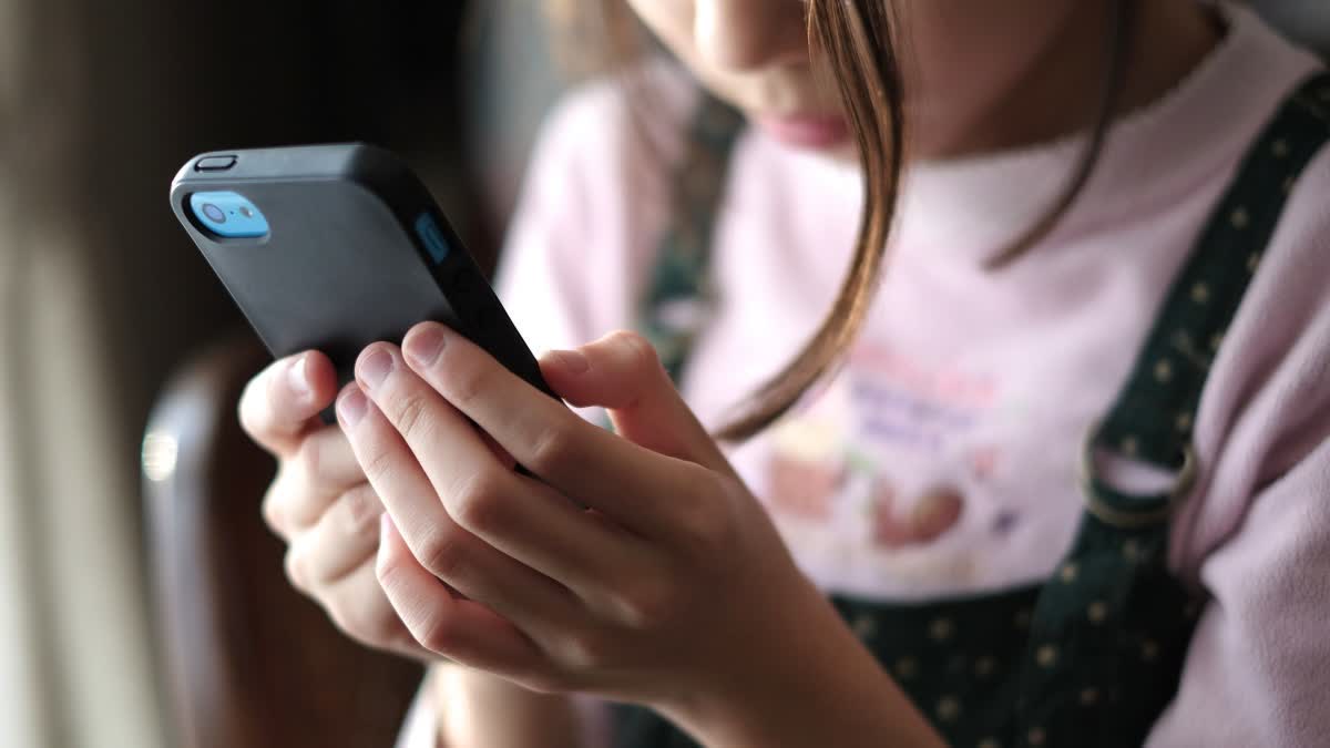 The Smartphone Childhood: Why Experts Are Worried About India's Youngest Users