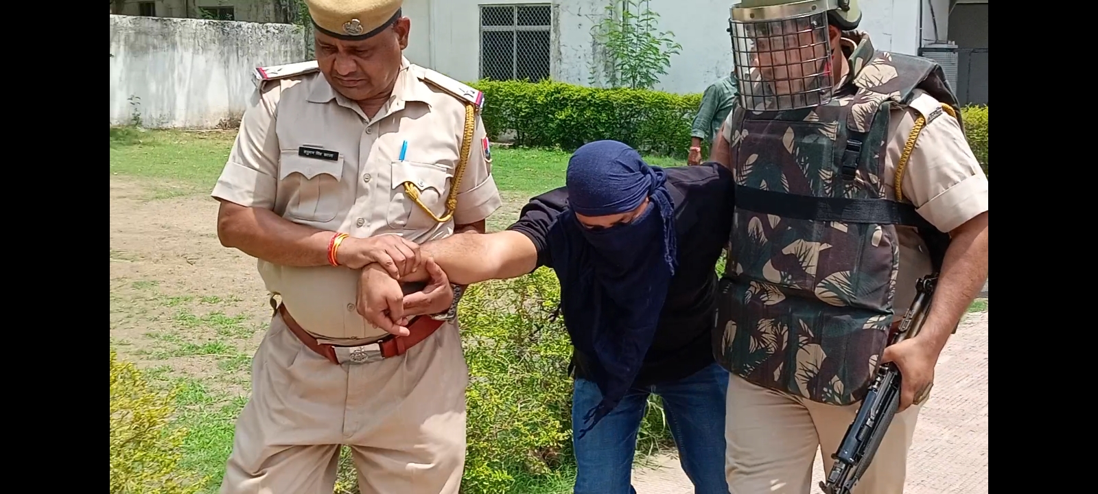 Security forces captured a 'terrorist' alive