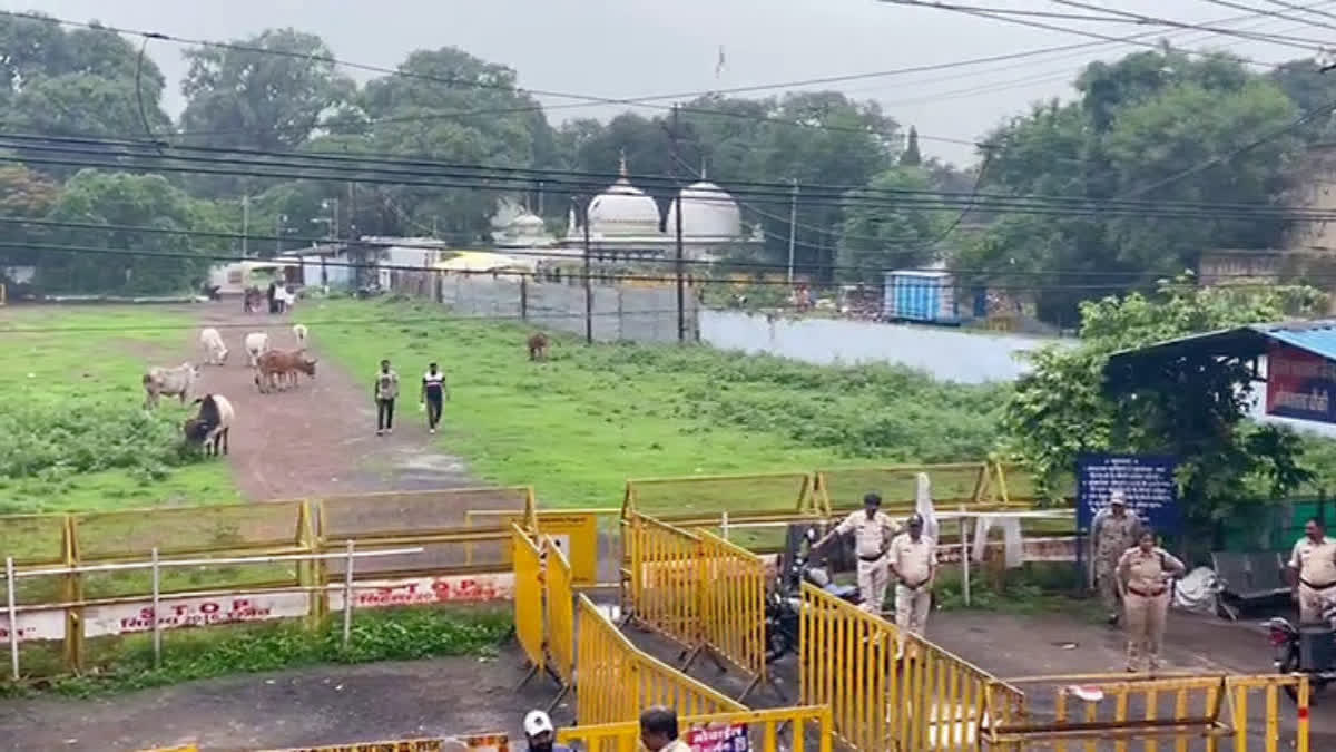 Bhojshala Row: SC To hear Muslim side's Plea Over Alternate Namaz Site, Seeks Response Of MP Police personnel stand guard outside the Bhojshala Temple as Archaeological Survey of India (ASI) submits survey report on Bhojshala complex before Madhya Pradesh High Court, in Dhar.