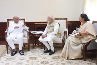 શરદ પવાર અને સુપ્રિયા સુલે PM મોદીને મળ્યા હતા