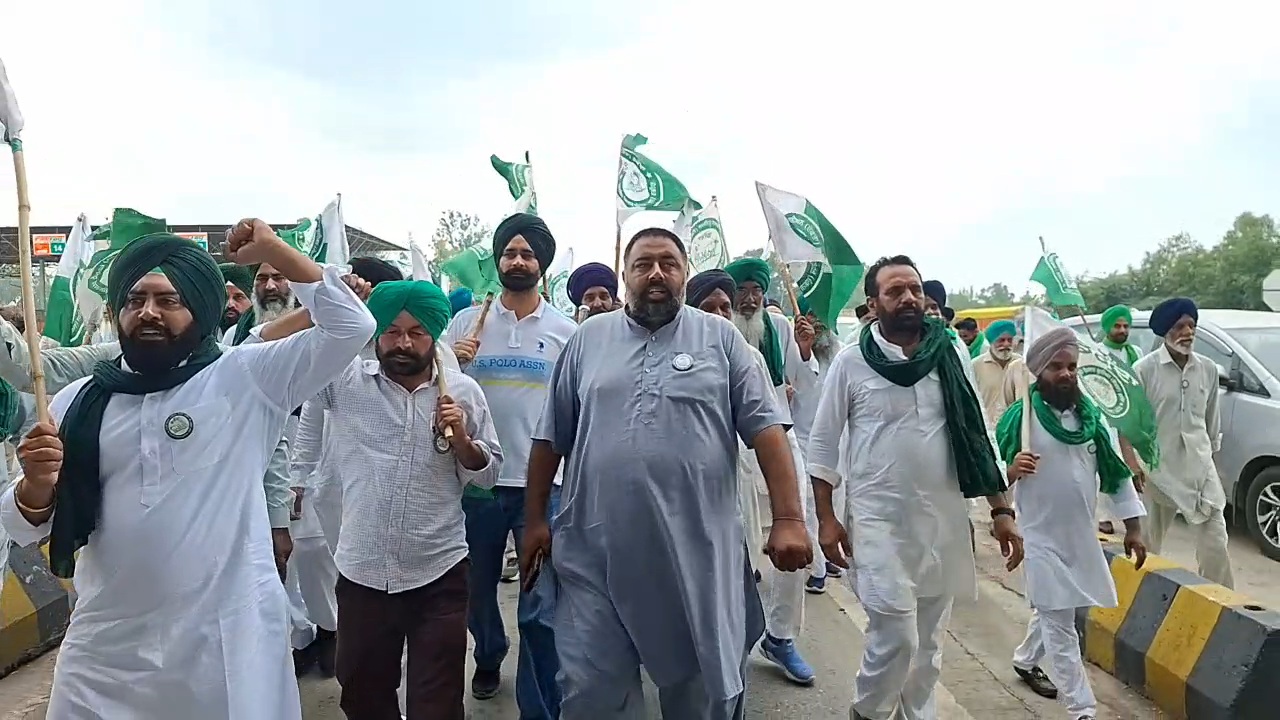 Farmers made Ladowal toll plaza free