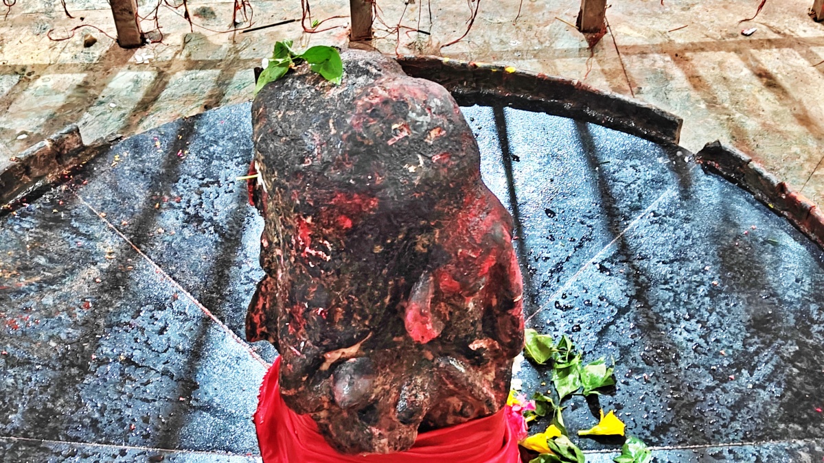 SHIVLING IN CREMATORIUM IN BIHAR