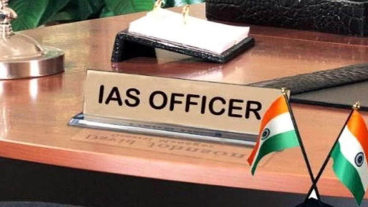 8 आईएएस अगले साल होंगे रिटायर