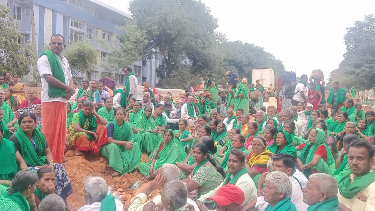 ETV BharatRaitha Sena demands withdrawal of case against 28 farmers who protested in Bengaluru over Mahadayi issue