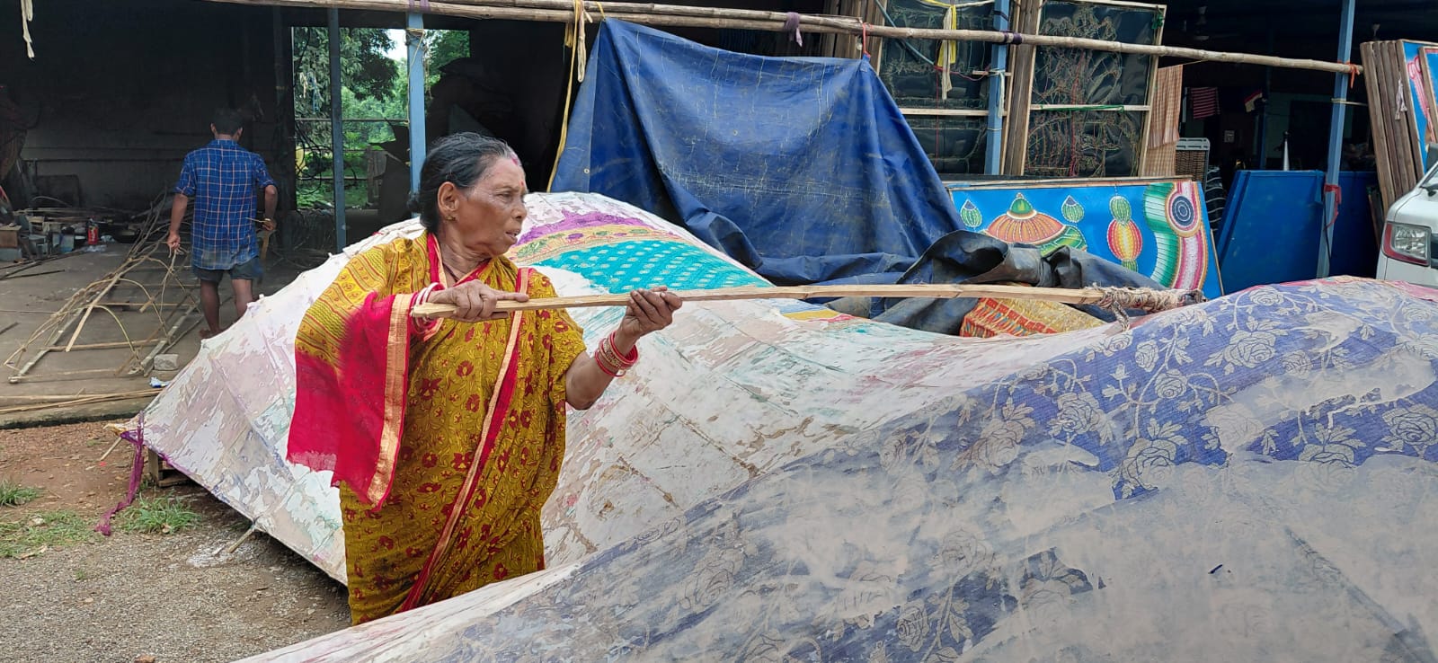 Ravana Mausi who builds Ravana Effigies in Bhubaneswar
