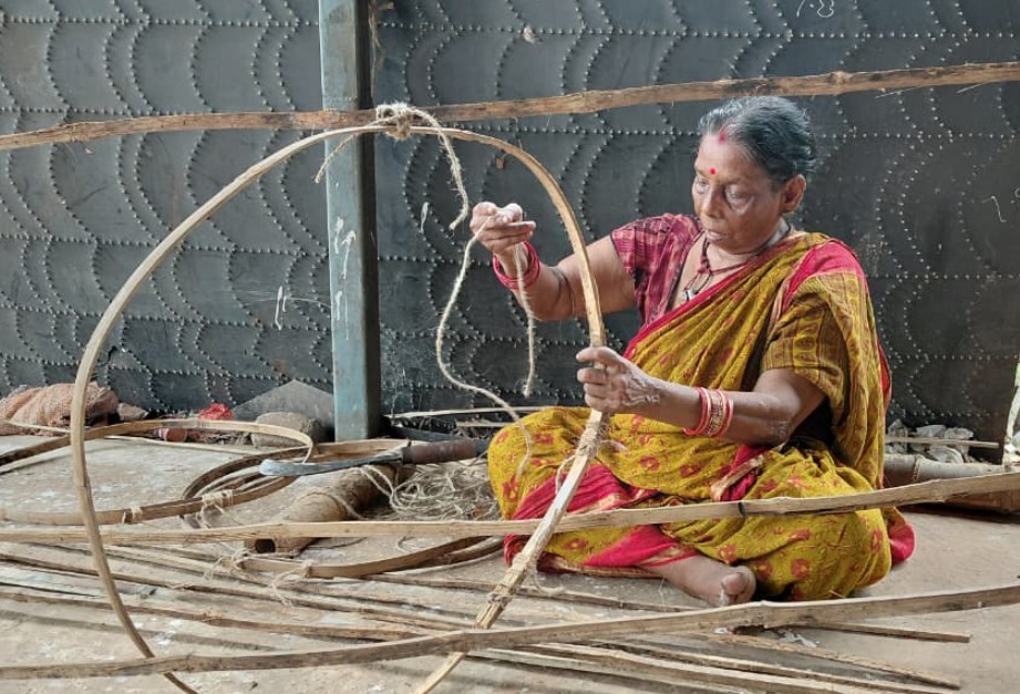 Ravana Mausi who builds Ravana Effigies in Bhubaneswar