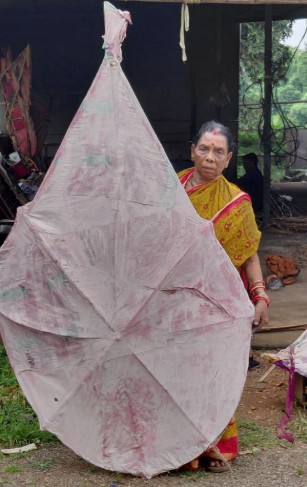 Ravana Mausi who builds Ravana Effigies in Bhubaneswar
