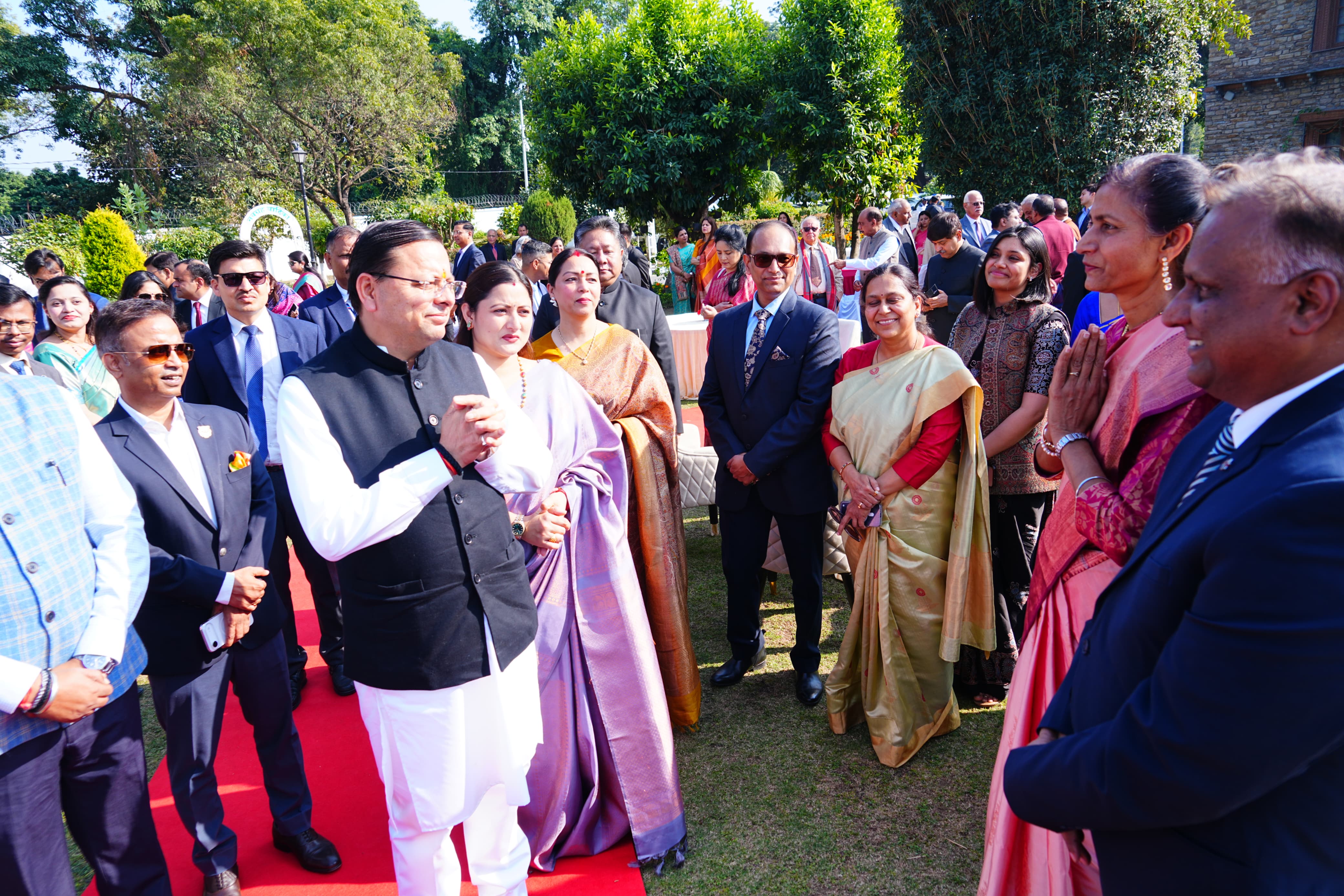 CM Dhami IAS officers meeting