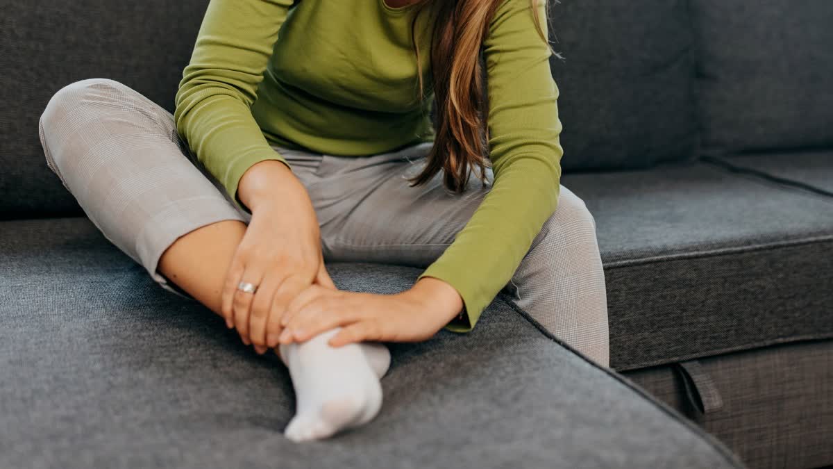 ரத்த ஓட்டம் தடைப்பட்டால் காலில் இந்த பிரச்சனை ஏற்படும்...