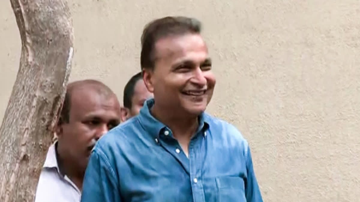 SUPREME COURT ISSUE NOTICE TO ANIL AMBANI