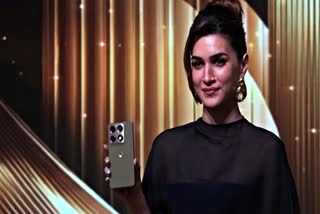 MOTOROLA SIGNATURE PRICE IN INDIA  MOTOROLA SIGNATURE FEATURES  MOTOROLA SIGNATURE SPECS  MOTOROLA SIGNATURE DETAILS