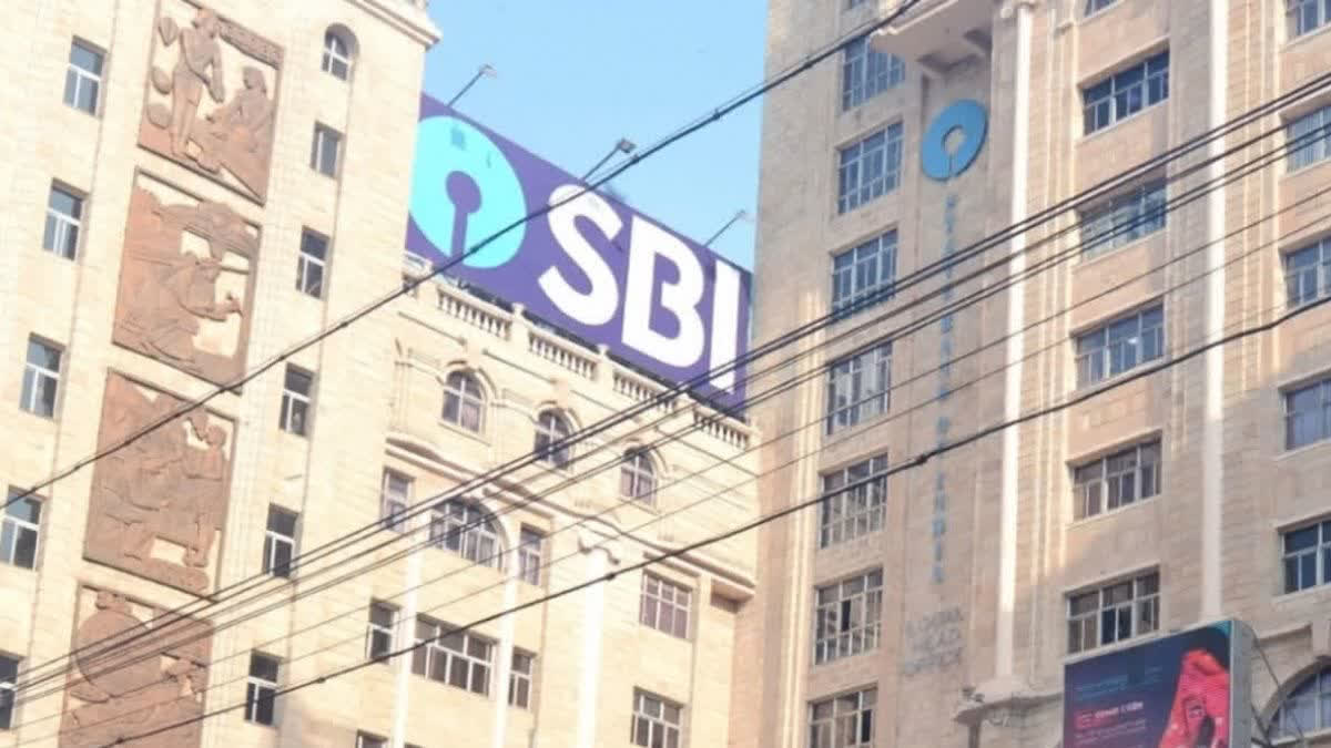 sbi to scale green loans to 10 percent by 2030 launches chakra for clean energy funding Urdu News