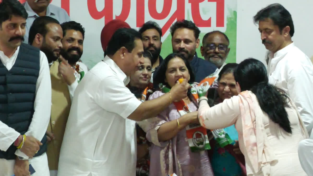 AAP councillor Premlata joins Congress ahead of Chandigarh Municipal Corporation elections