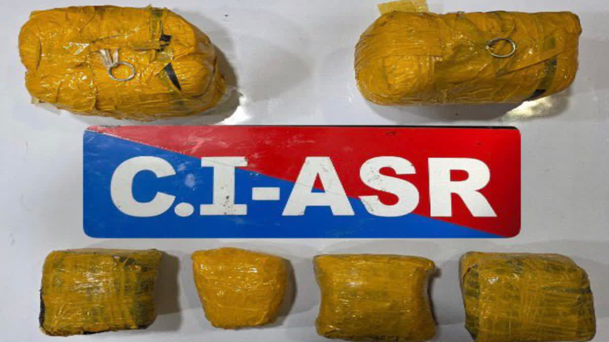 Smuggler arrested with drugs