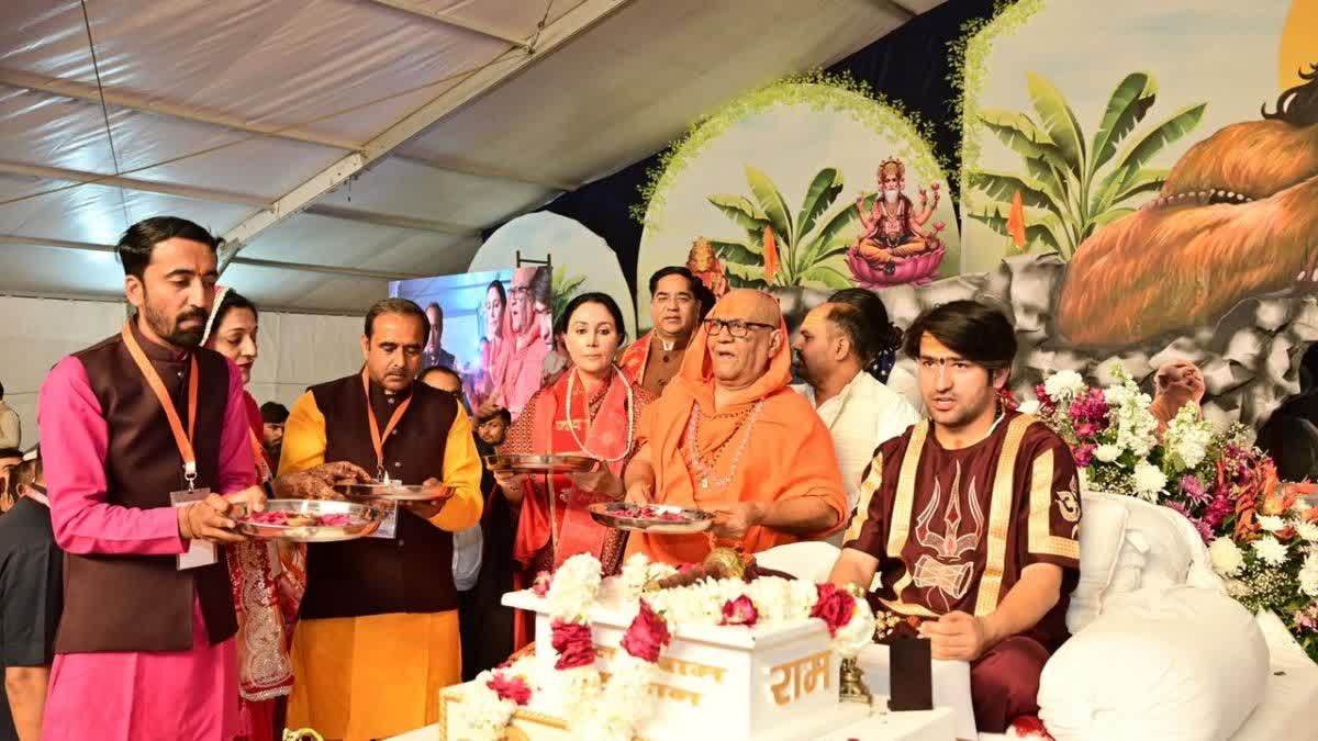 पुष्कर में धीरेंद्र शास्त्री की हनुमंत कथा