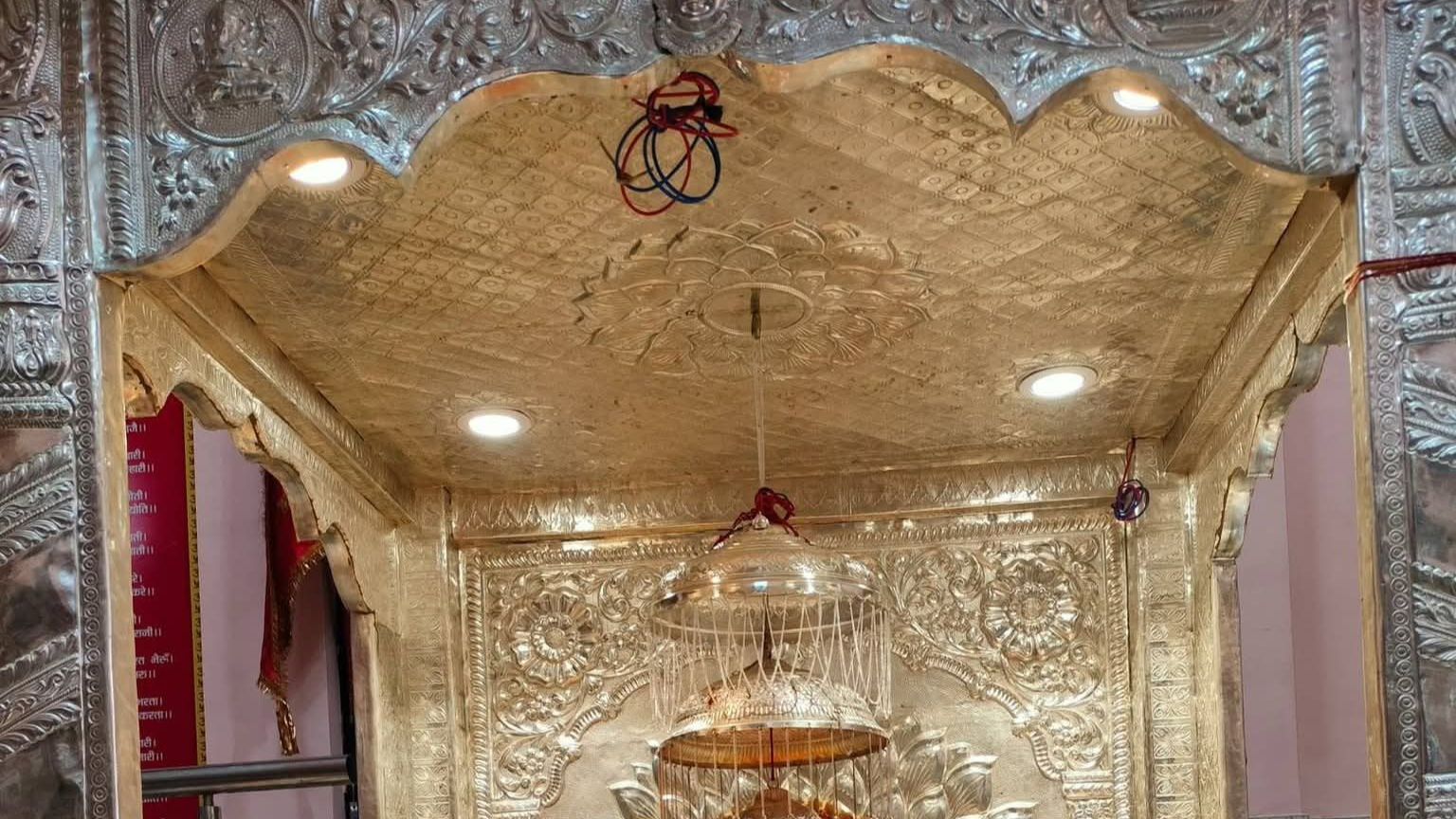 मंदिर का गर्भगृह