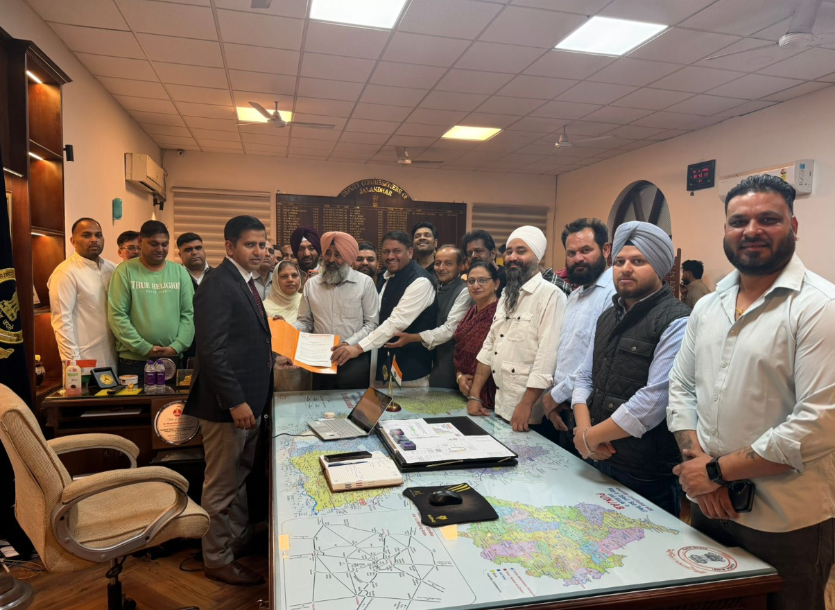 CONGRESS PROTEST AGAINST CENTER