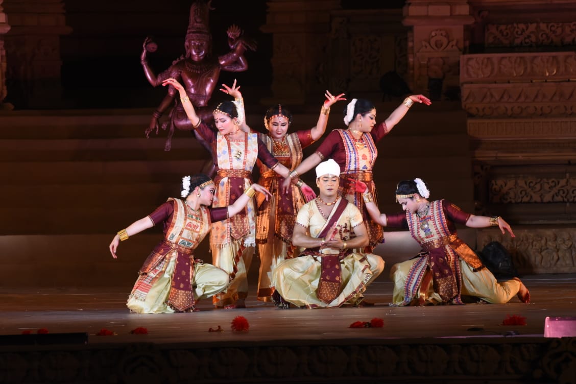 Manipuri Odissi and classical dance performance