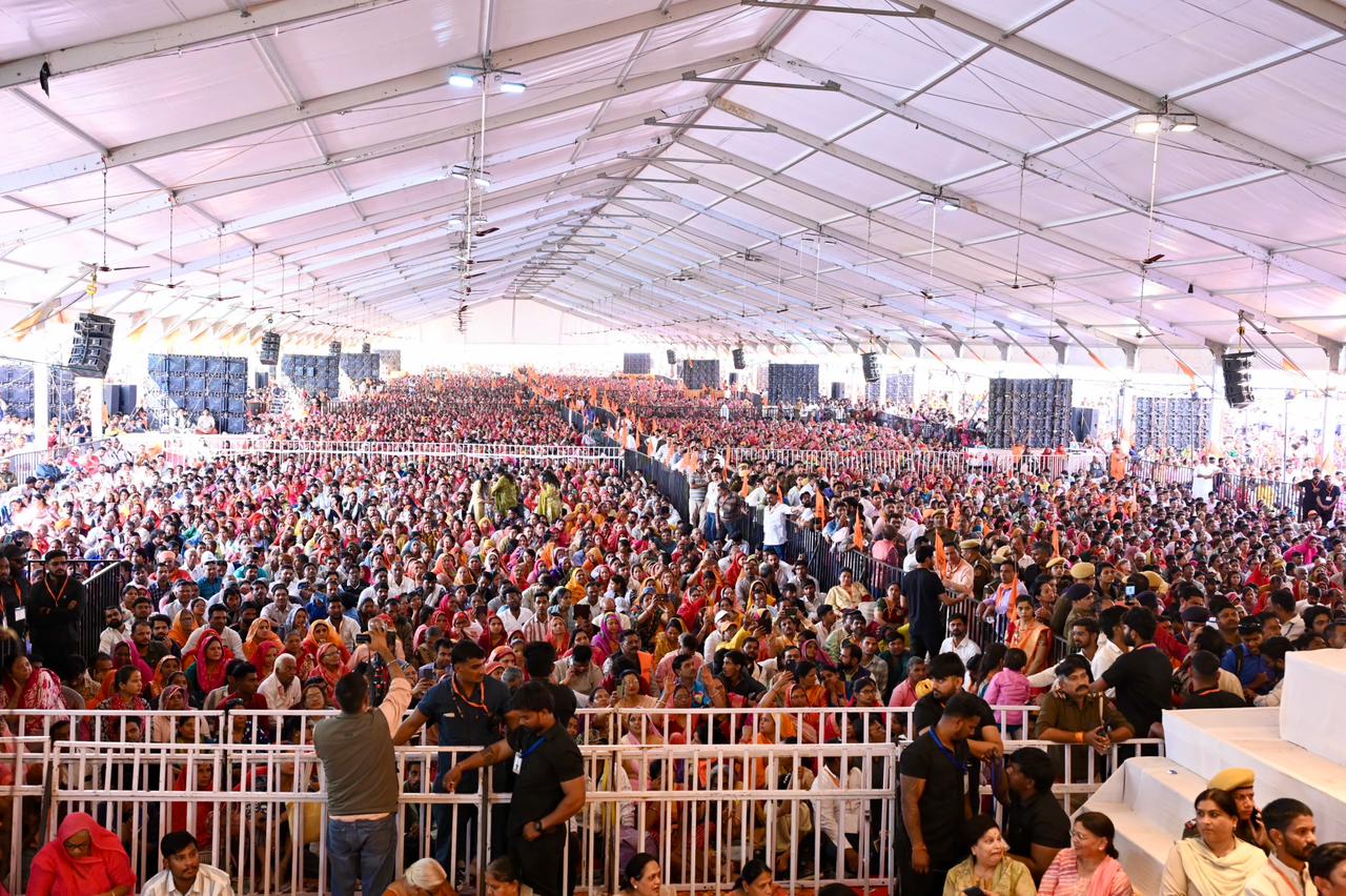 पुष्कर में पंडित धीरेंद्र कृष्ण शास्त्री