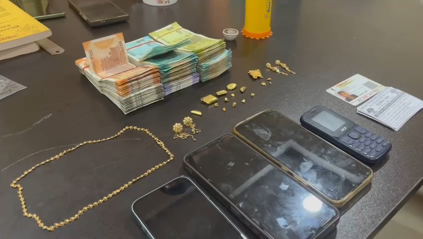 police recovered the clothes used in the theft