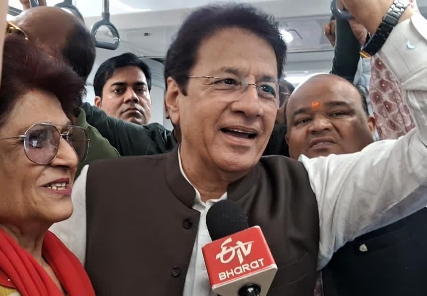 सांसद अरुण गोविल भी नमो भारत के यात्री बने.