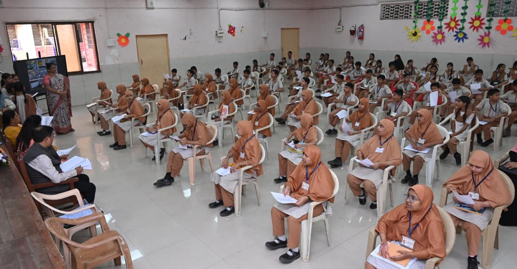 ‘हिंद दी चादर’ गुरु तेग बहादुरजी यांच्या ३५० व्या हौतात्म्य समागमनिमित्त मुंबईत साडेसहा लाख विद्यार्थ्यांनी समूह गायन