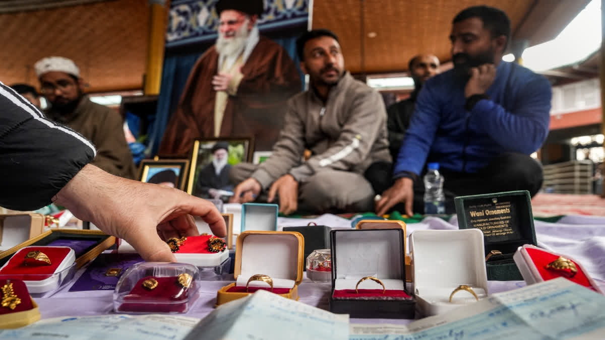 Token Of Love: Women Lead With Gold, Children With Piggy Banks As Kashmiris Donate Crores To Iran Token Of Love Women Lead With Gold, Children With Piggy Banks As Kashmiris Donate Crores To Iran