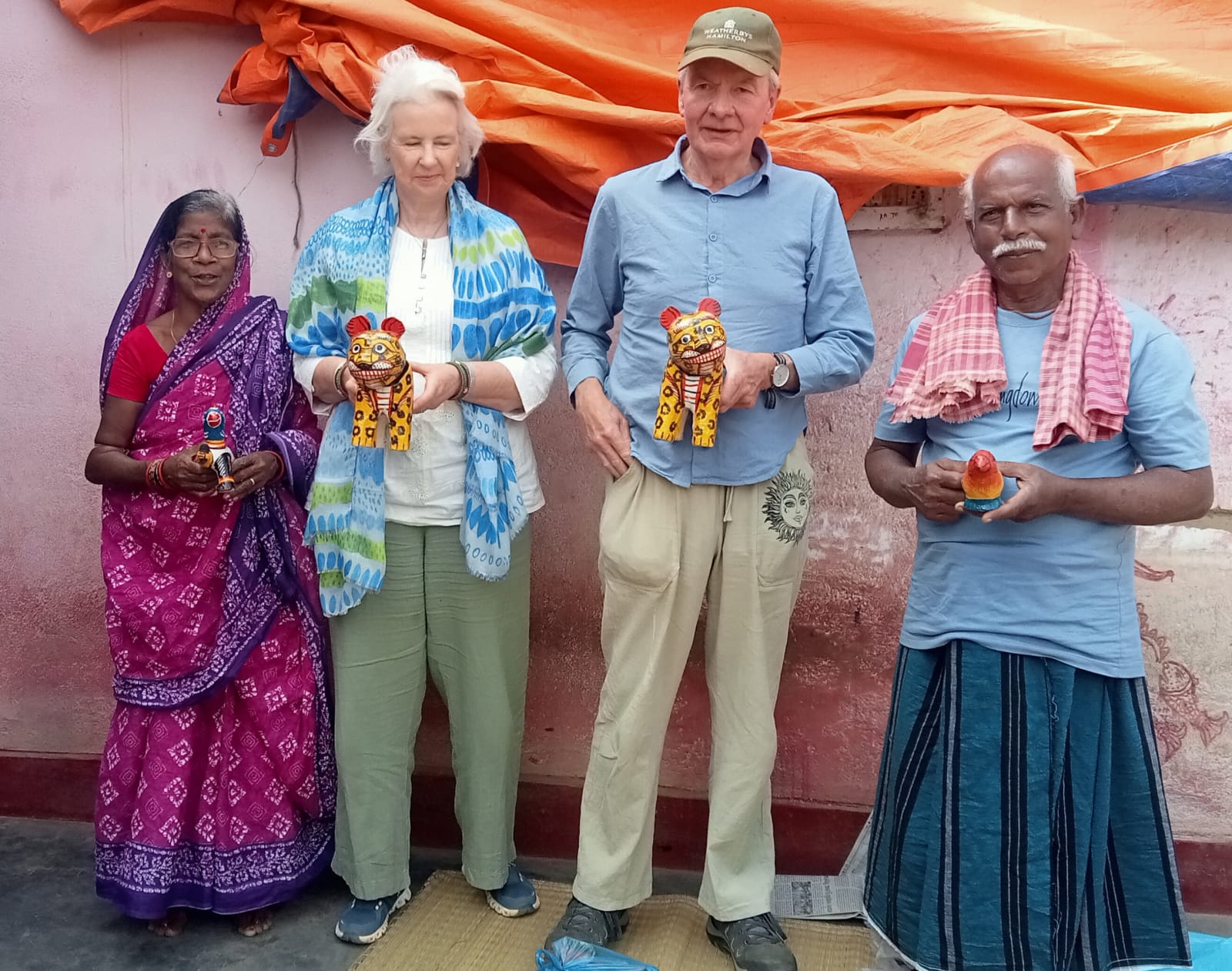 Khordha Artisan Manjulata Mohapatra Revives Papier-Mache And Cow Dung Art, Attracts Foreign Learners