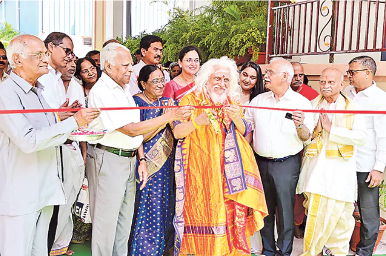 Spiritual guru Vishwayogi Vishwamji(C) inaugurates Integrated Assisted Living Center in Nagaram