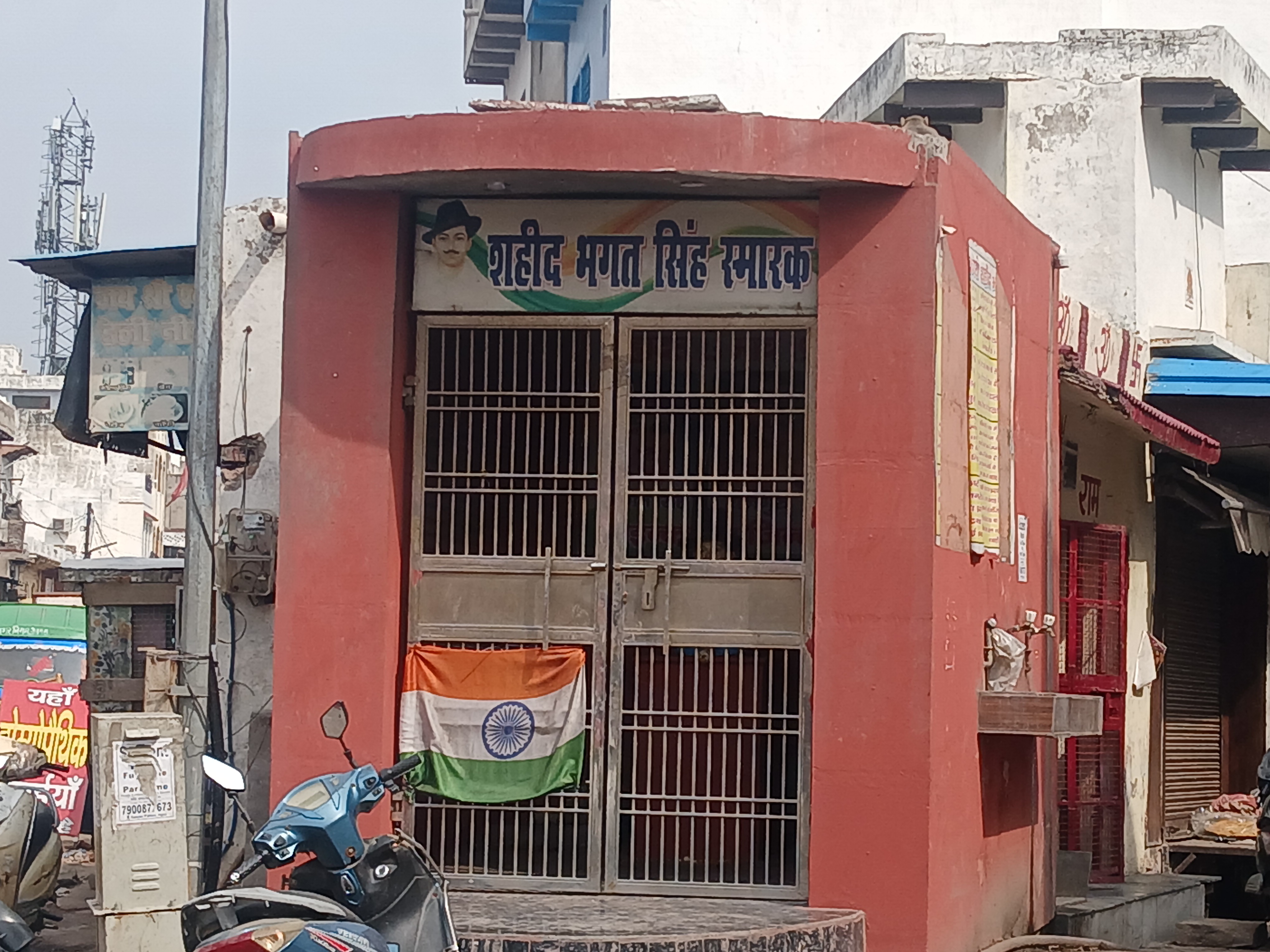A temple of Shaheed Bhagat Singh has been built near the mansion