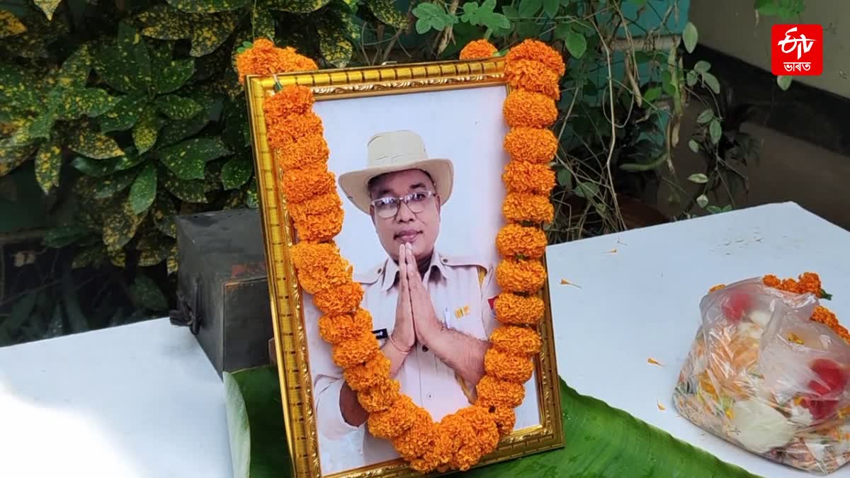 assamese actor fwilao basumatary popularly known as basu da of comedy serial Beharbari Outpost passes away, celebs pay tribute
