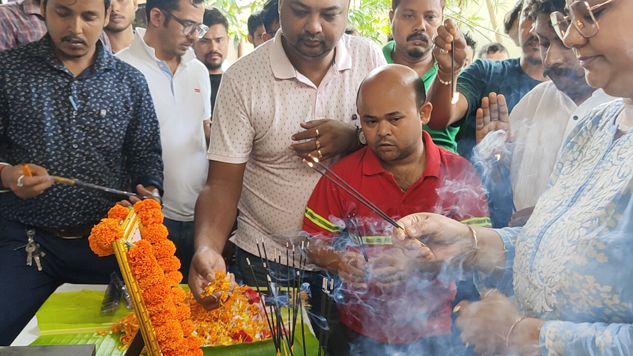 assamese actor fwilao basumatary popularly known as basu da of comedy serial Beharbari Outpost passes away, celebs pay tribute