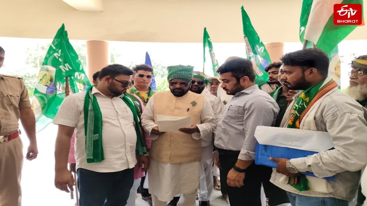 comment on kanwar yatra announcement offering namaz on road fir against aimim district president aligarh Urdu News