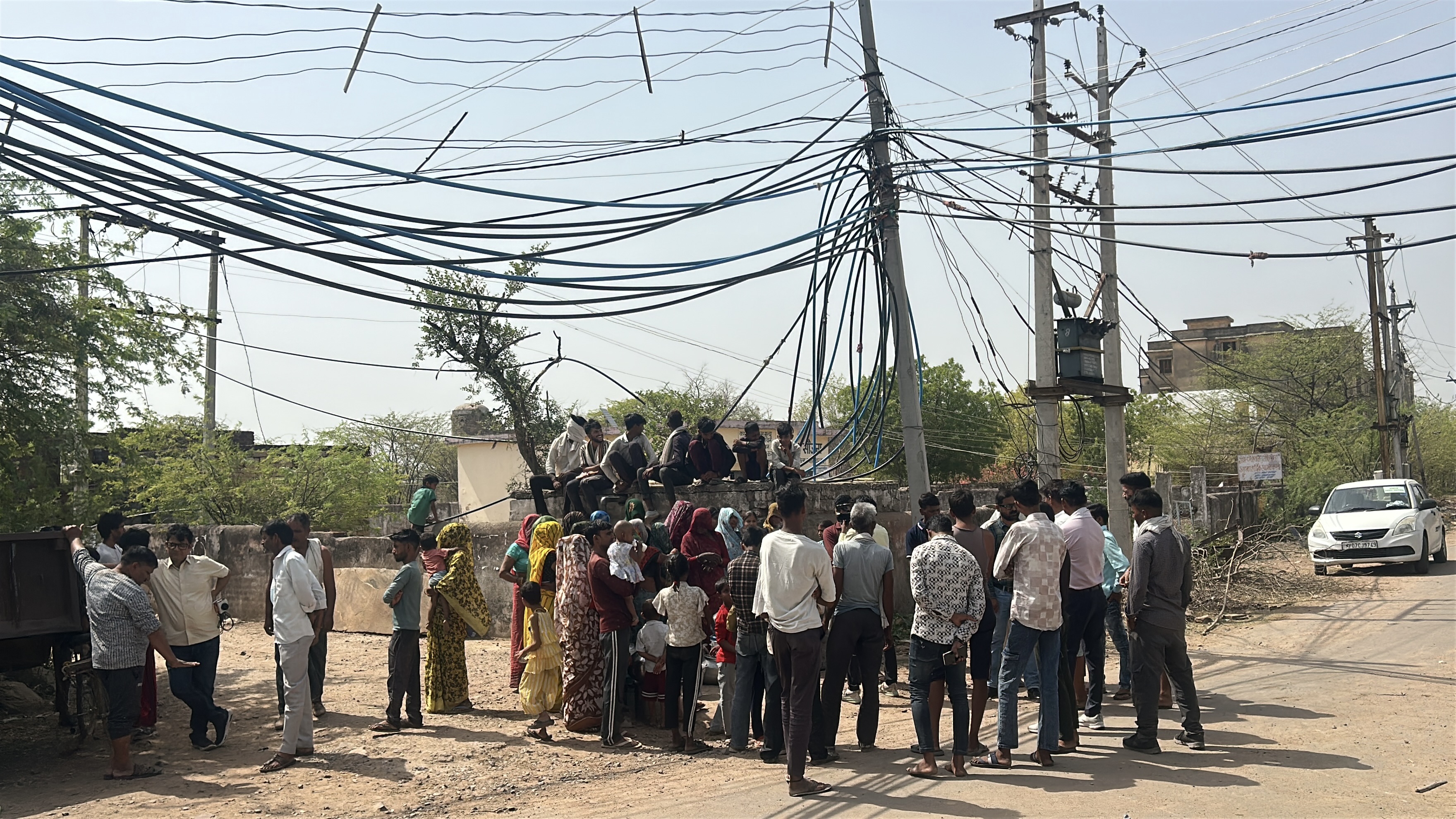 Gwalior water pipeline on pole