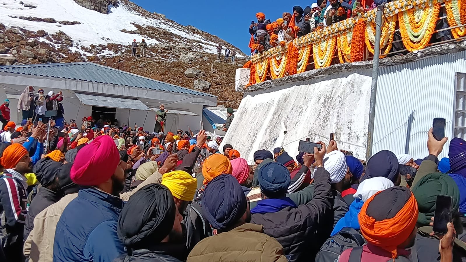 doors of Hemkund Sahib opened
