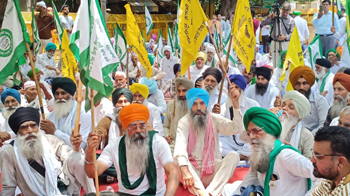 Farmers stage a symbolic protest at Jantar Mantar against the proposed India-US trade deal on Tuesday.