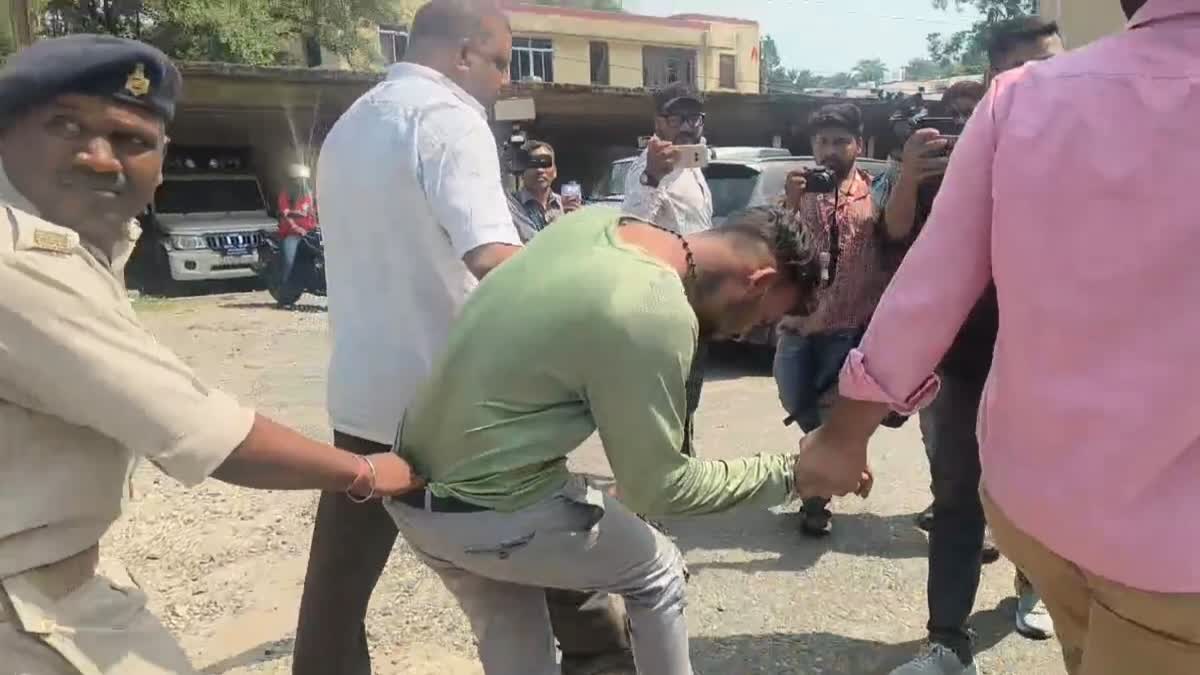 Attempt to snatch gold chain from woman by criminal near police line in Ranchi