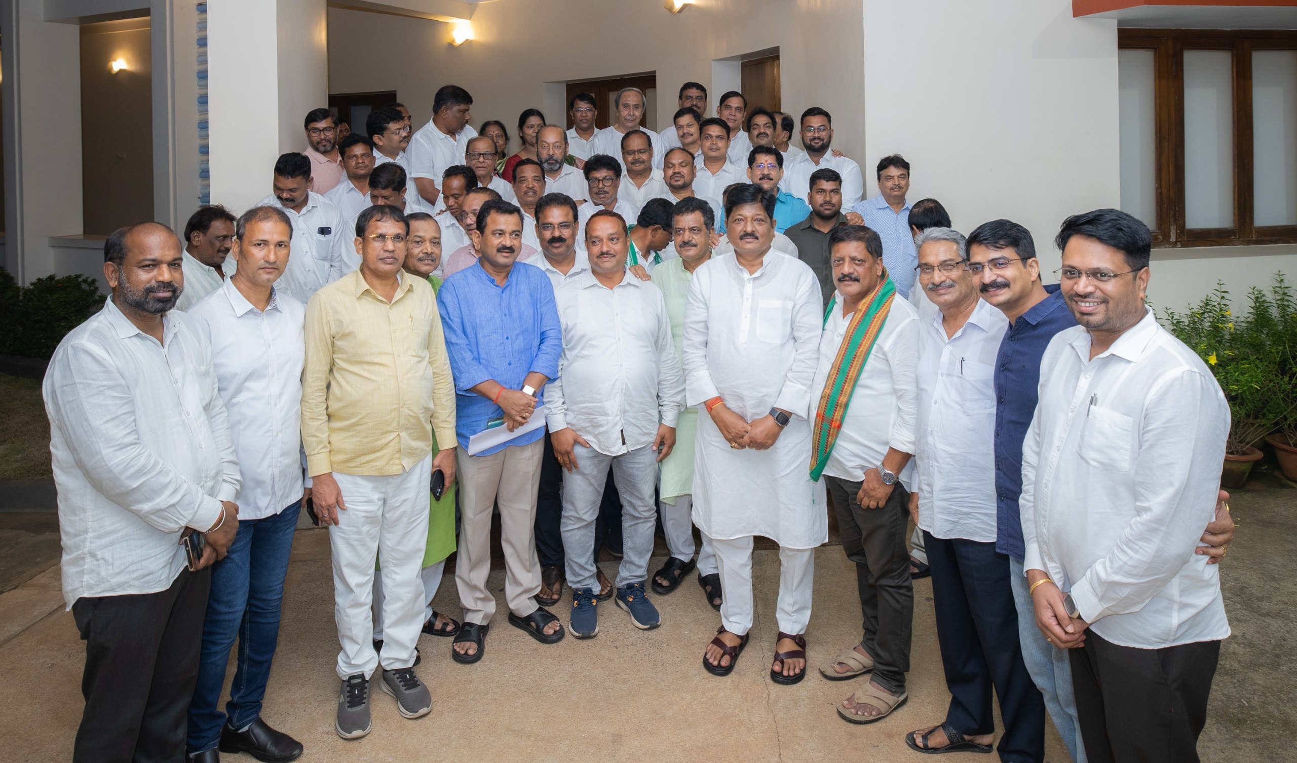 ଜିଲ୍ଲା ସଭାପତିଙ୍କୁ ଭେଟିଲେ ନବୀନ