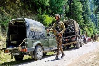 જમ્મુ અને કાશ્મીરમાં આતંકવાદી સંગઠનોને મોટો ફટકો, સુરક્ષા એજન્સીઓએ 13 ઓવરગ્રાઉન્ડ વર્કર્સની ધરપકડ કરી