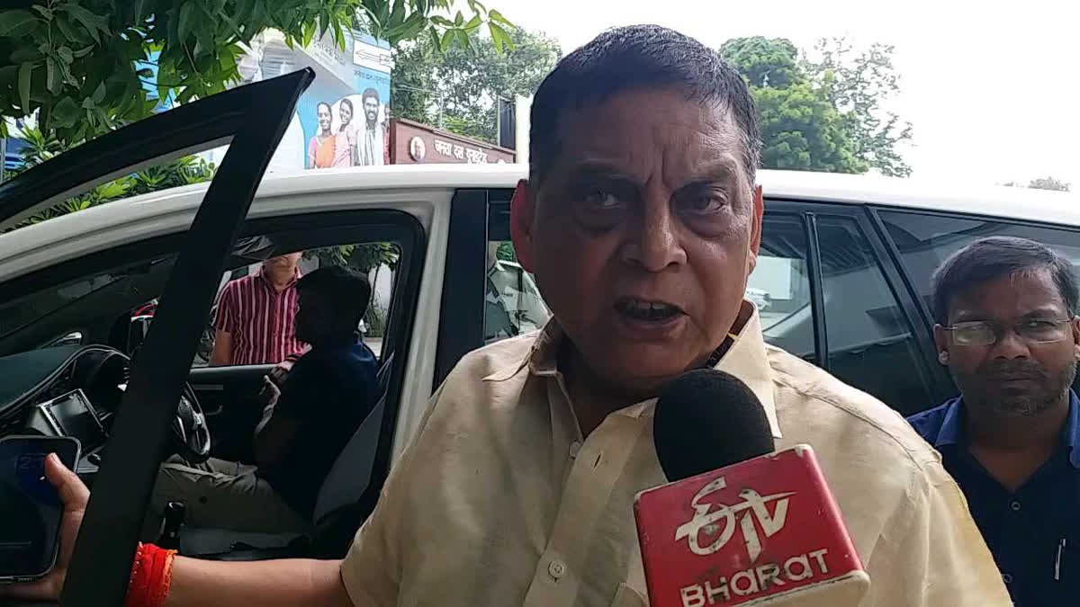 फरक्का जलसंधि पर RJD पर पलटवार करते नीरज कुमार