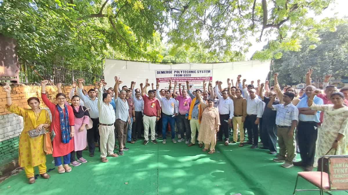 दिल्ली के सरकारी पॉलिटेक्निकों को DSEU से अलग करने की मांग