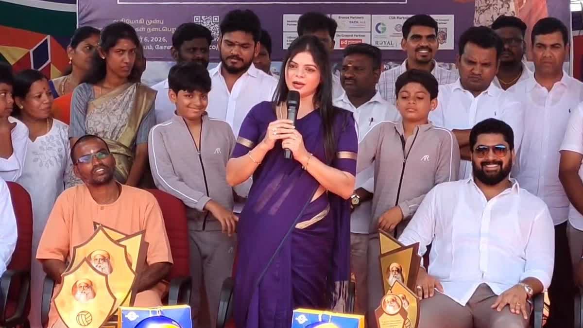 நிகழ்ச்சியில் பேசும் கனிமொழி சந்தோஷ் எம்எல்ஏ