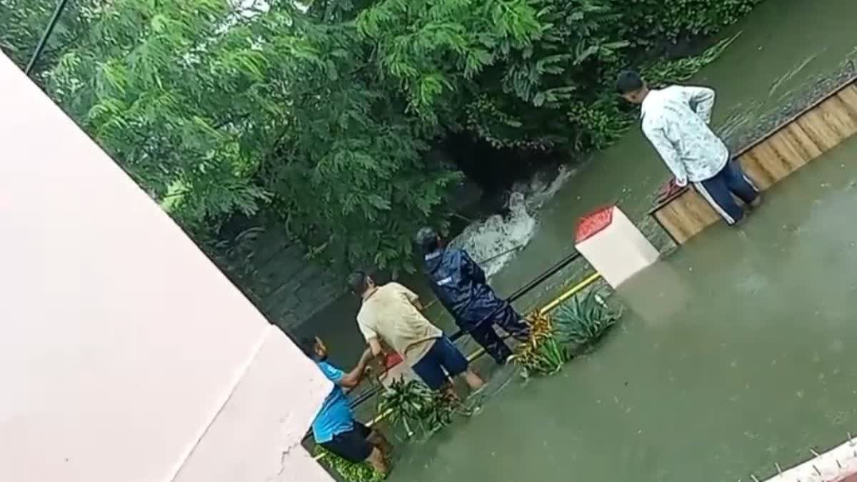 Heavy rain in Raipur